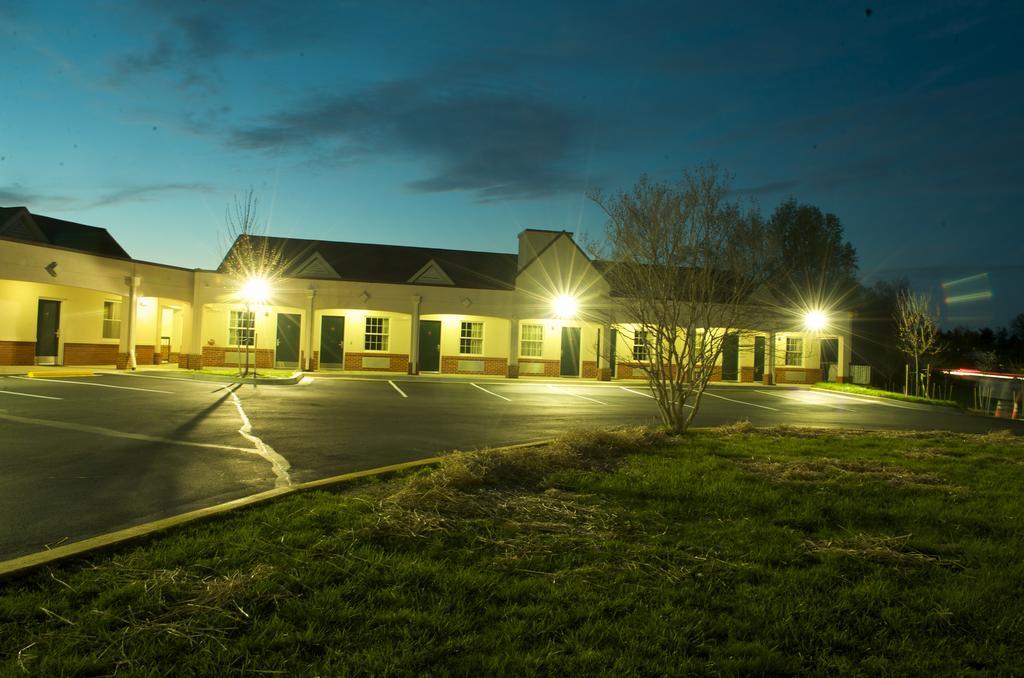 Executive Inn & Suites Upper Marlboro Exterior foto